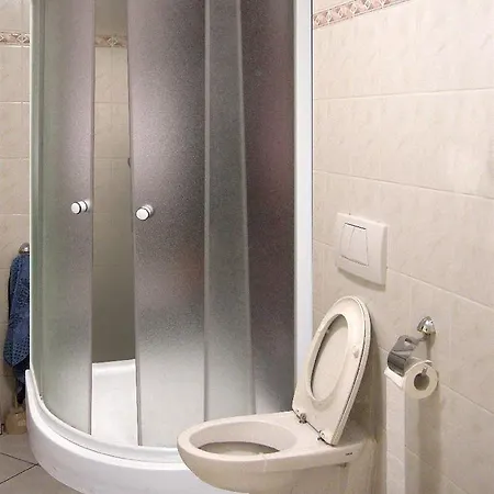 Ξενοδοχείο Ami 2*